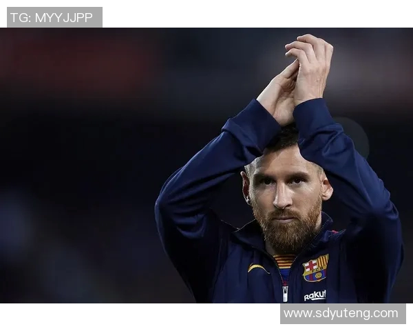 梅西赛场细微动作引发广泛热议 球迷和专家纷纷解读其背后意义